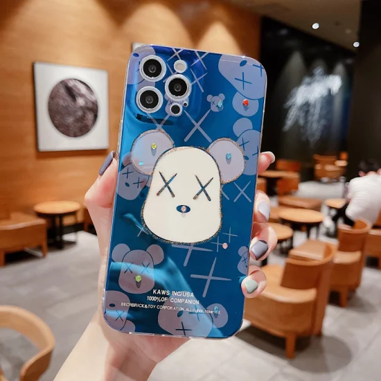 Street Brand Fashion Kaws TPU Soft Mobile Phone Case pour Gloomy Bear Momo Mobile Phone IMD Soft Case